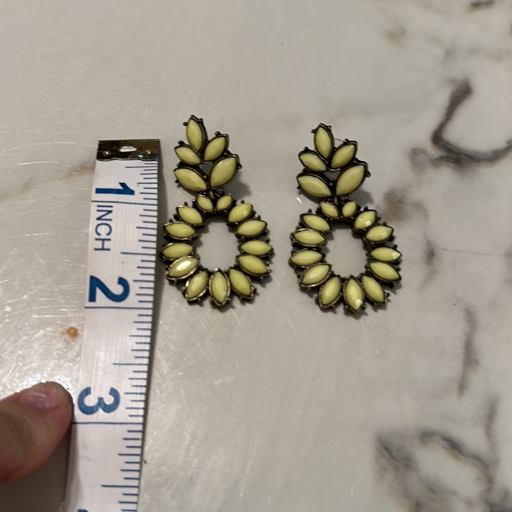 Statement earrings - Picture 3 of 3